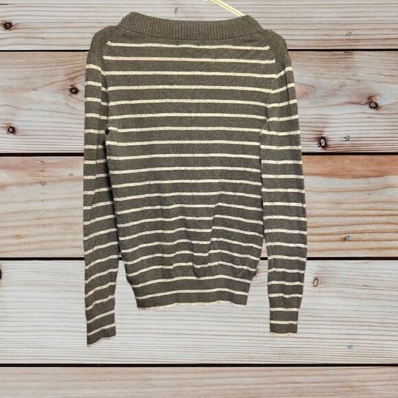 Women’s GAP Factory Grey Striped V-Neck Sweater Size Small - Picture 4 of 4